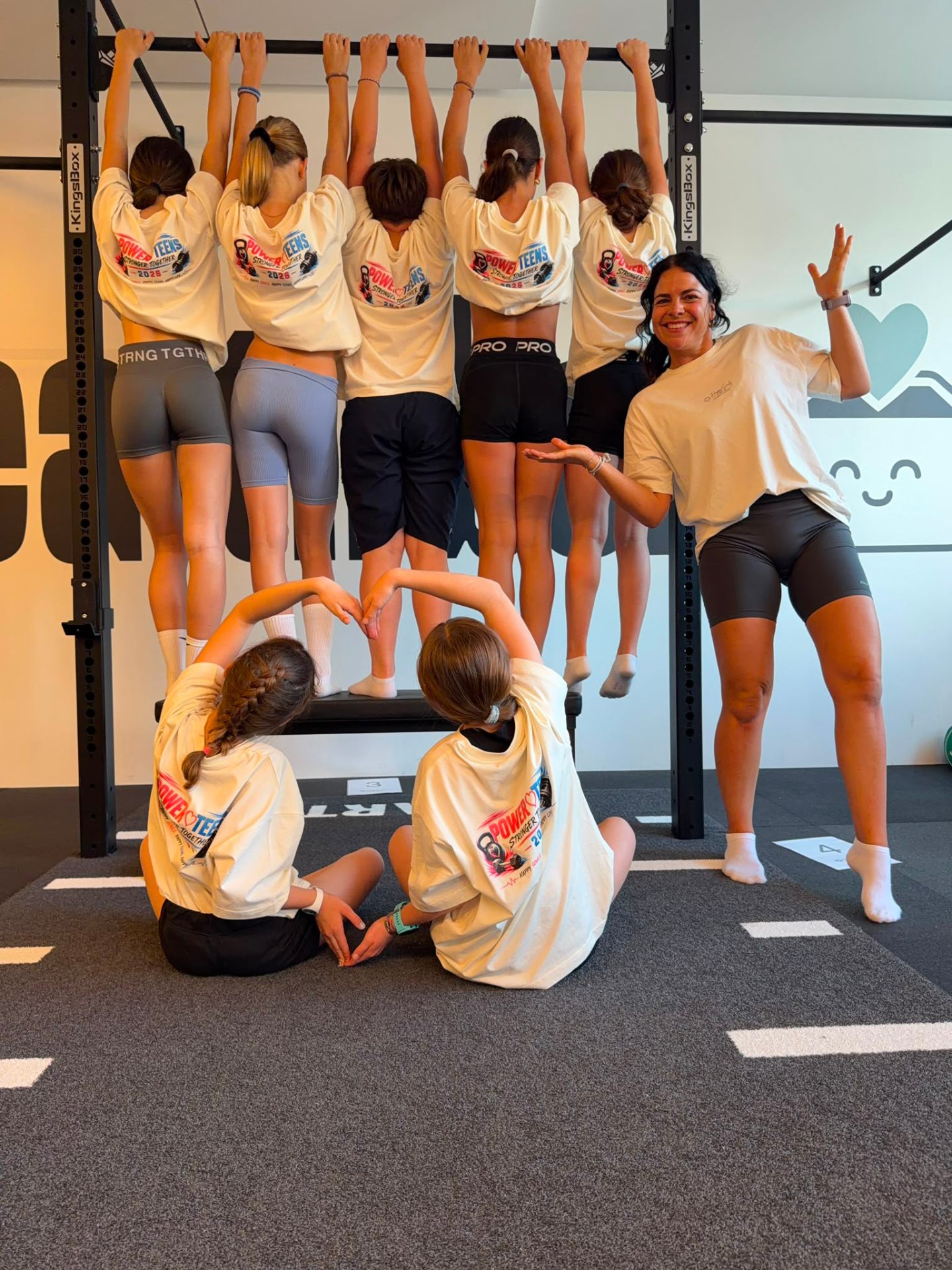 POWERTEENS Gruppe beim Training mit Tanja